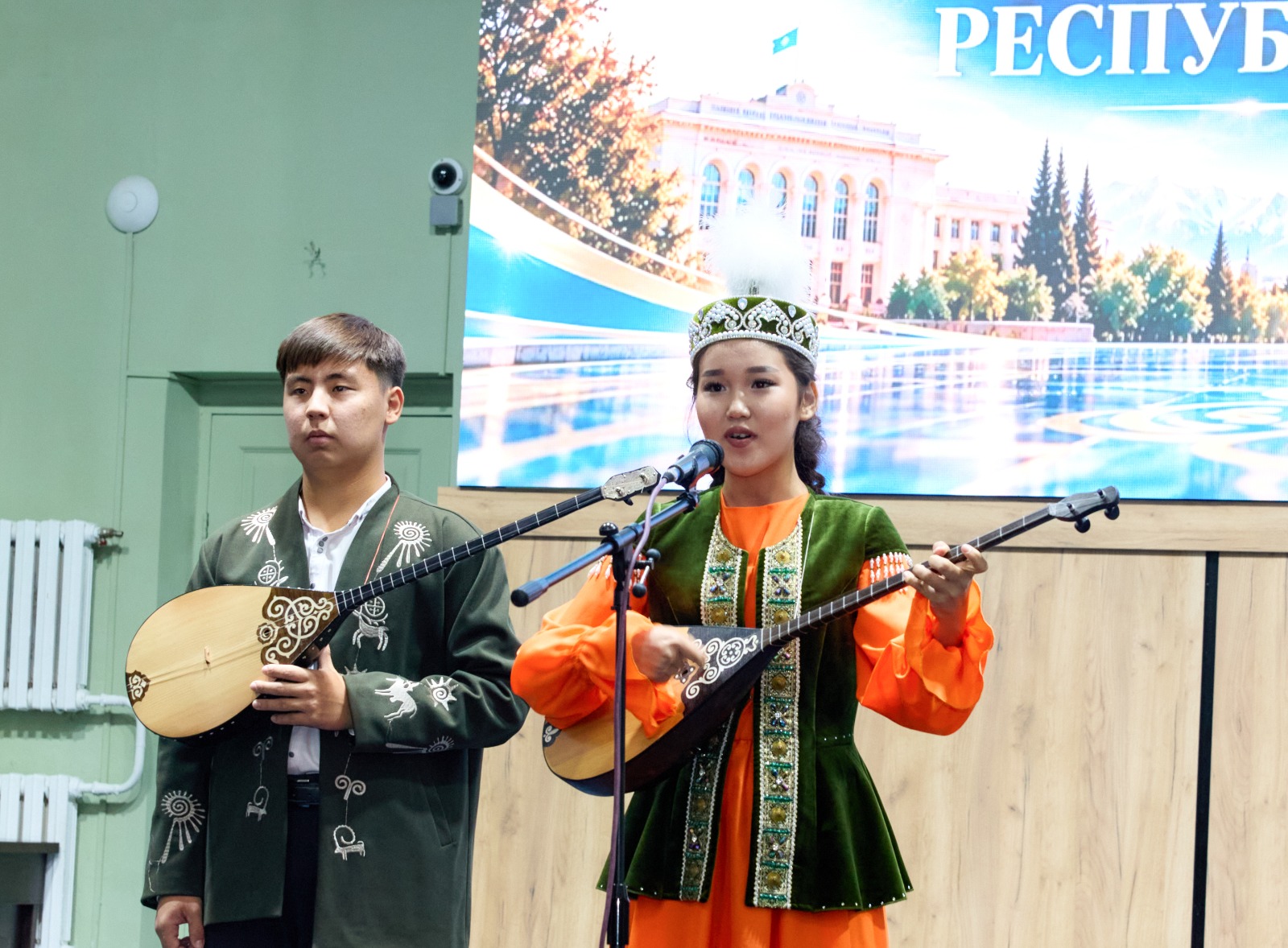 KazNARU-да РЕСПУБЛИКА КҮНІ ЕРЕКШЕ АТАЛЫП ӨТТІ
